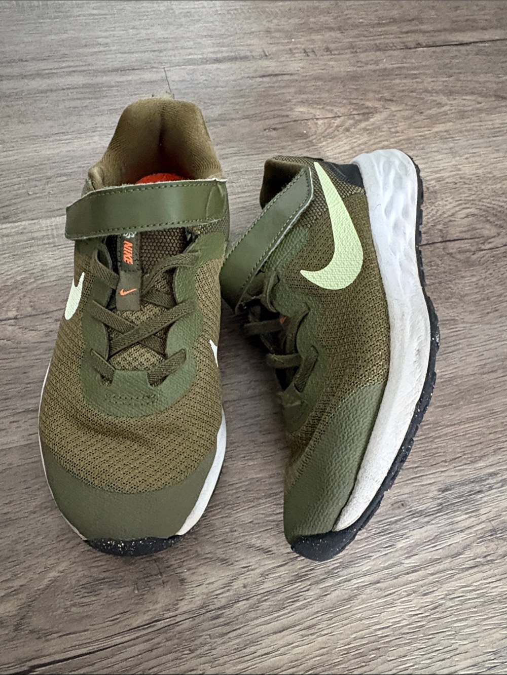 Nike Kids Olive Green Athletic Sneakers Size 2Y